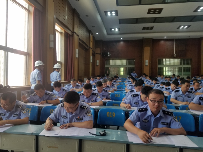 蒲城县公安局“三同步”强力推进法律大练兵提质增效