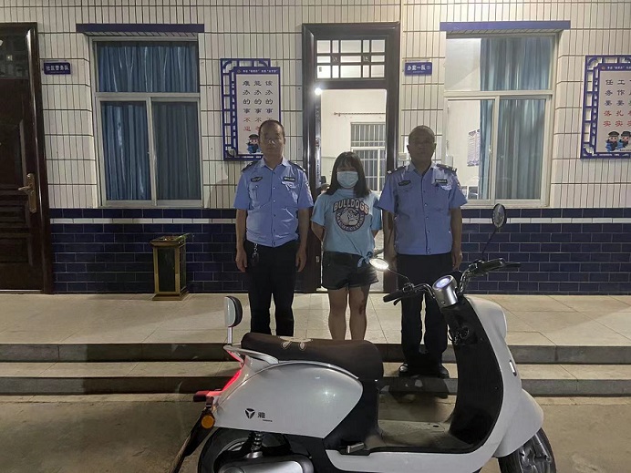 澄城长宁民警帮助王女士找回丢失电动车。